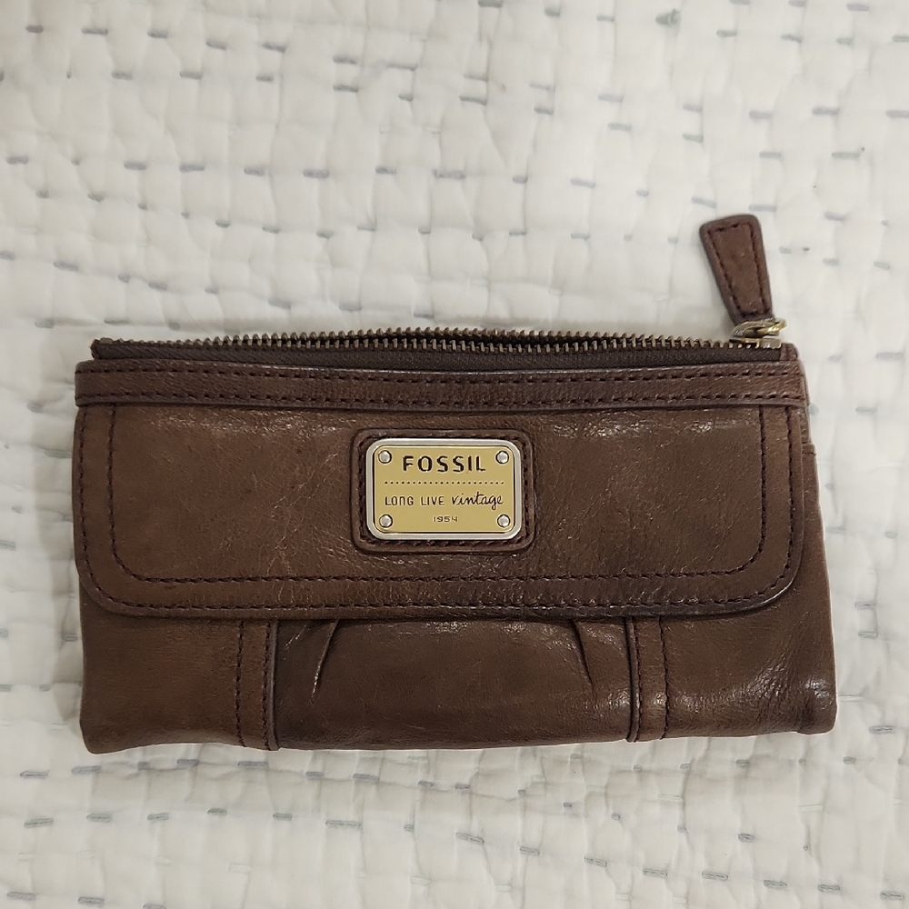 Fossil Vintage Brown Leather Clutch